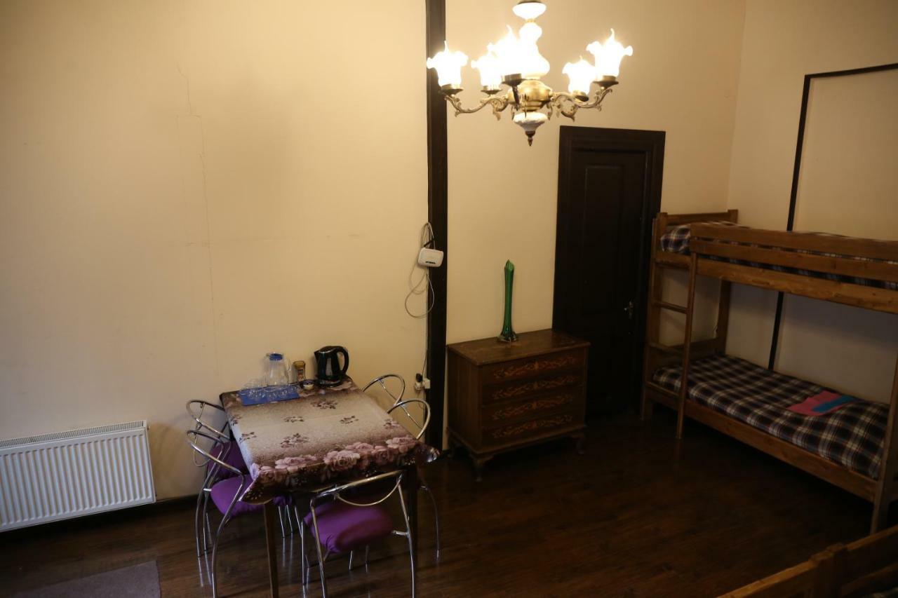 Private Rooms In The City Center - Chonqadze 9 Tbilisi Exterior foto