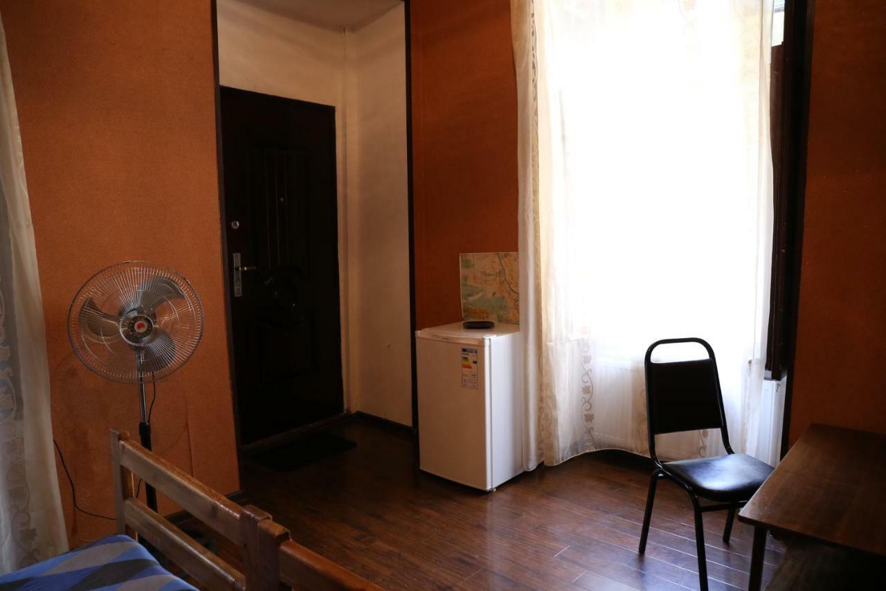 Private Rooms In The City Center - Chonqadze 9 Tbilisi Exterior foto